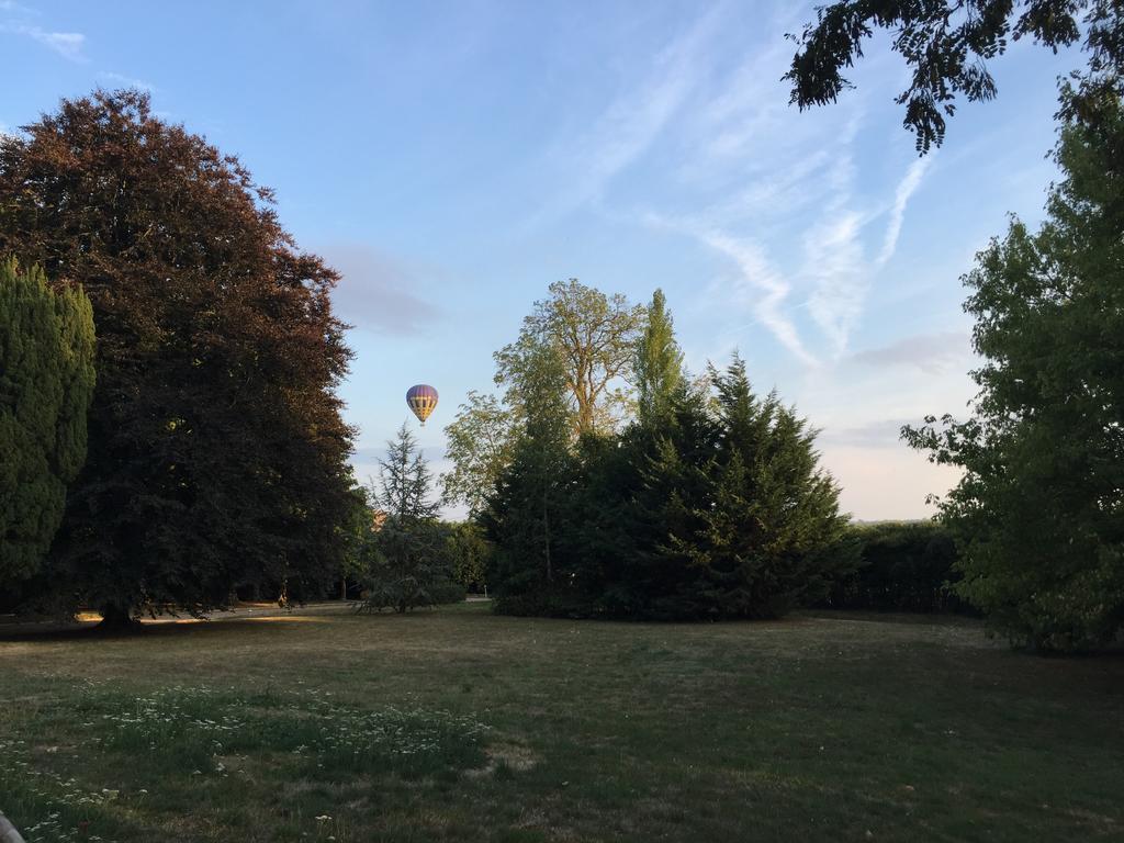 Chateau De La Folie Trie-Château Exteriér fotografie